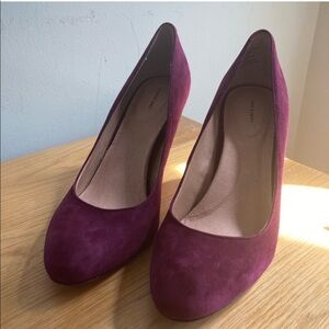 Land's End Plum Suede Heels 9.5